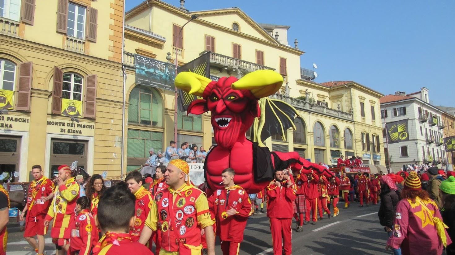 immagine da /images/CarnevaleIvrea.jpg